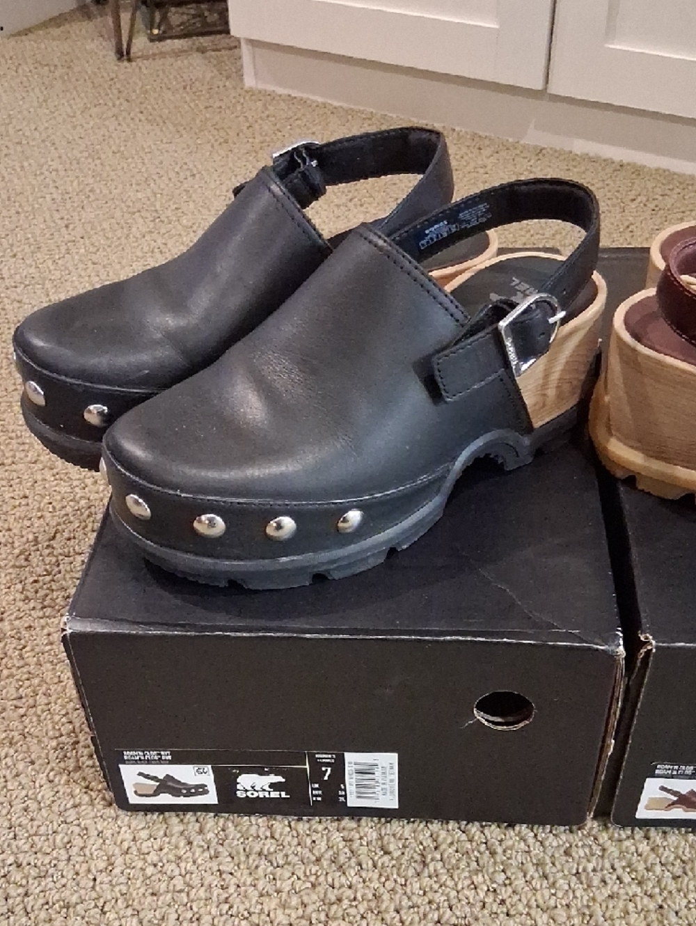 2 Pairs Sorel Roam N Slingback Clogs in Black and Burgundy - Picture 2 of 10